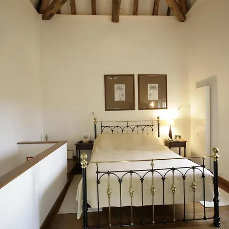 Holiday home Dovecote Of Chateau Hostens-picant Les Leves-et-Thoumeyragues